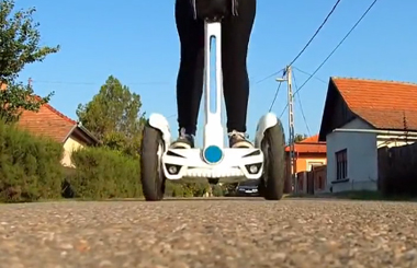 Airwheelbbin宝盈集团平衡车国外代理商精选视频展示~~不容错过哦！