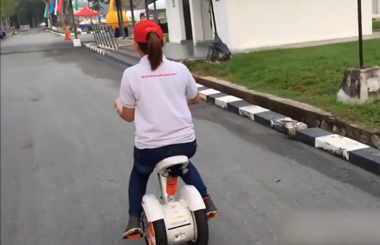 小黄人萌萌哒，现身Airwheelbbin宝盈集团马来西亚代理商活动现场！