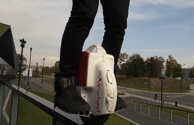 【精彩推荐】实拍波兰高手玩家骑行Airwheelbbin宝盈集团平衡车，精彩内容抢先看！