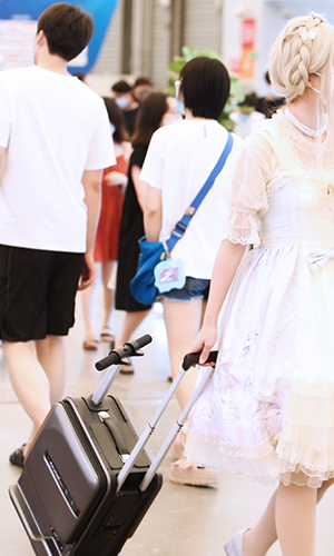 bbin宝盈集团Airwhee1 SE3Mini 电动行李箱
