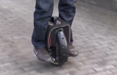Airwheelbbin宝盈集团思维车 电动独轮车欧美玩家炫酷秀